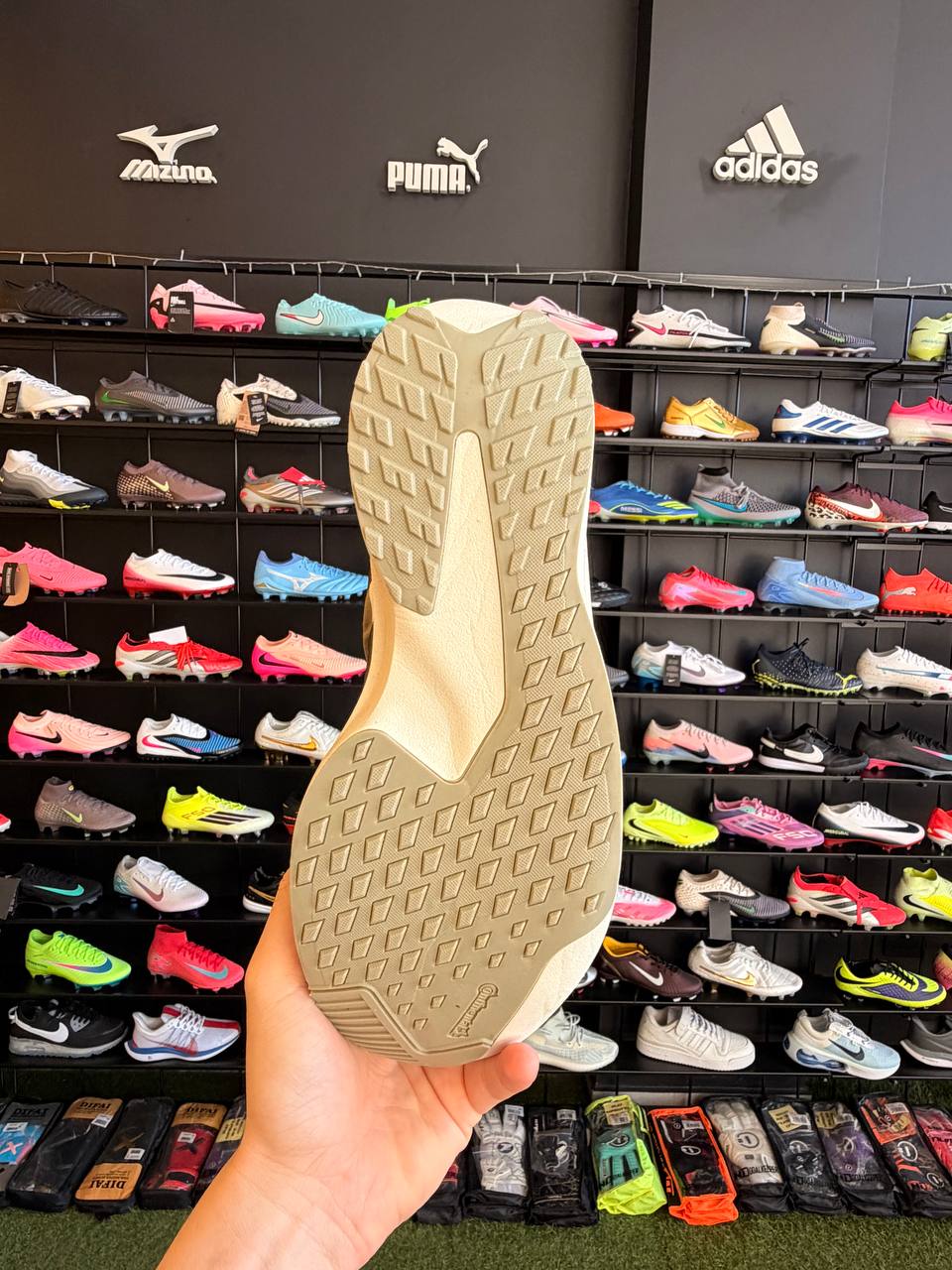 ADIDAS ADIZERO EVO SL - Image 4
