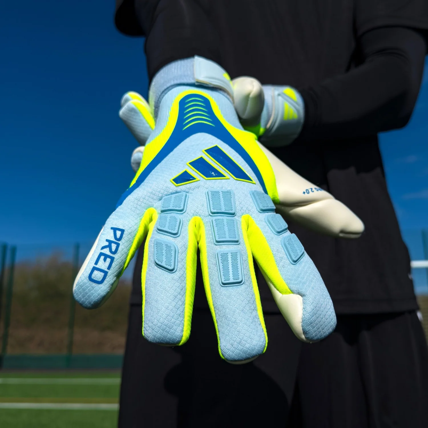 LUVA ADIDAS PREDATOR - Image 4