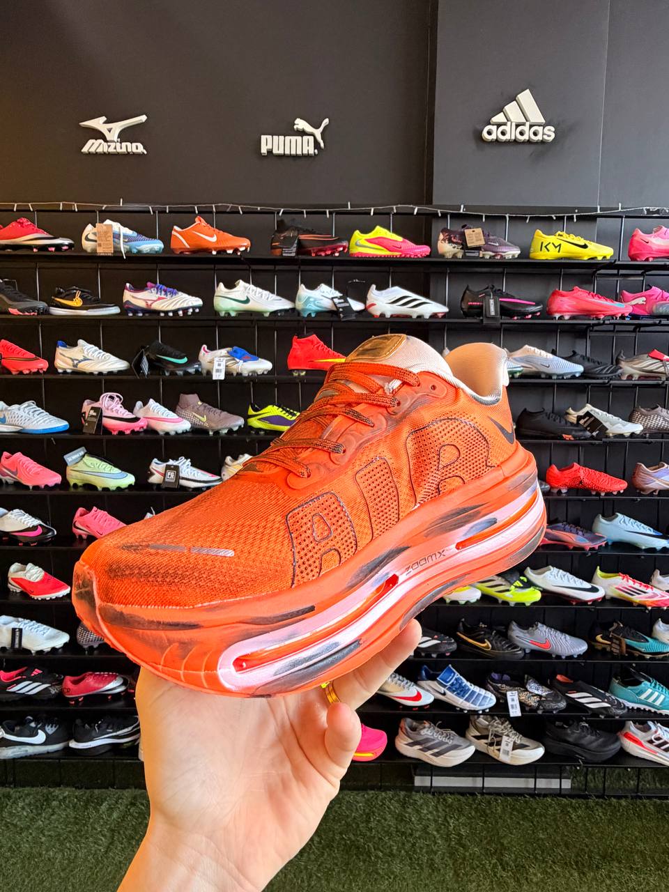 TENIS NIKE VOMERO PREMIUM (PRONTA ENTREGA) - Image 2