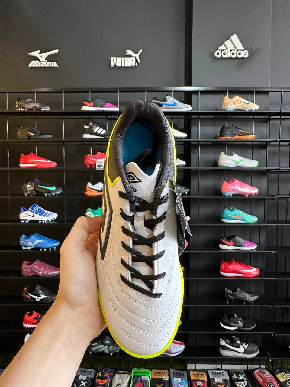UMBRO ADAMANT MASTER CLASS PRONTA ENTREGA - Image 3