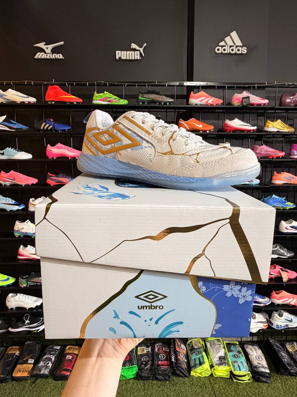 UMBRO PRO 5 BUMP KINTSUGI (IC) PRONTA ENTREGA - Image 8
